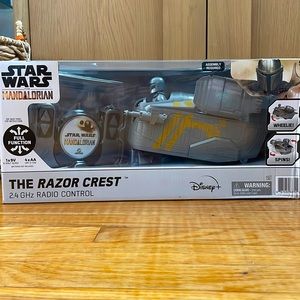 Star Wars The Mandalorian Razor Crest RC vehicle